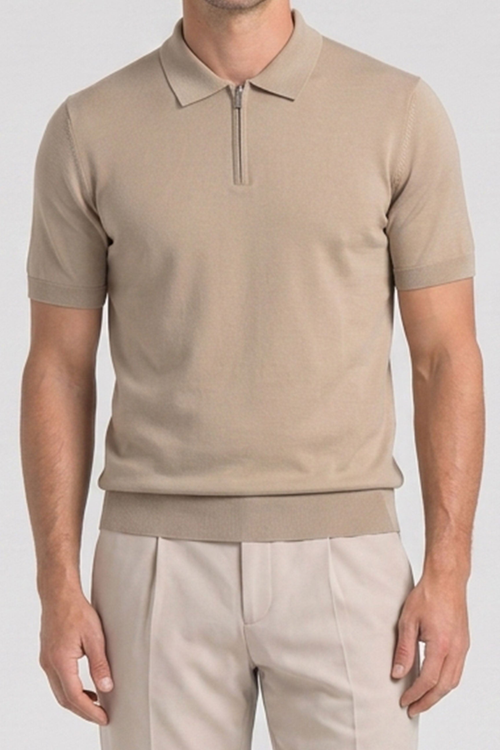 Camisa polo de malha bege com zíper no pescoço para homens