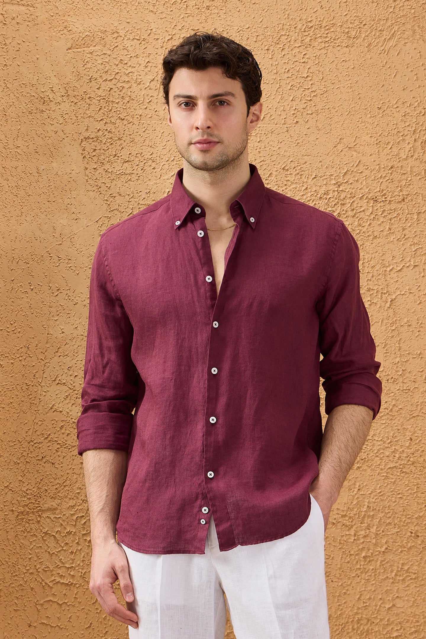 Camisa masculina de linho puro bordô, manga comprida, com botões, para o verão.