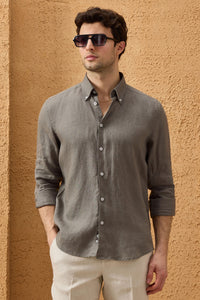 Camisa masculina cáqui de linho puro, manga comprida, com botões, para o verão.
