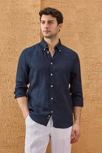 Camisa masculina azul-marinho de linho puro, manga comprida, com botões, para o verão.