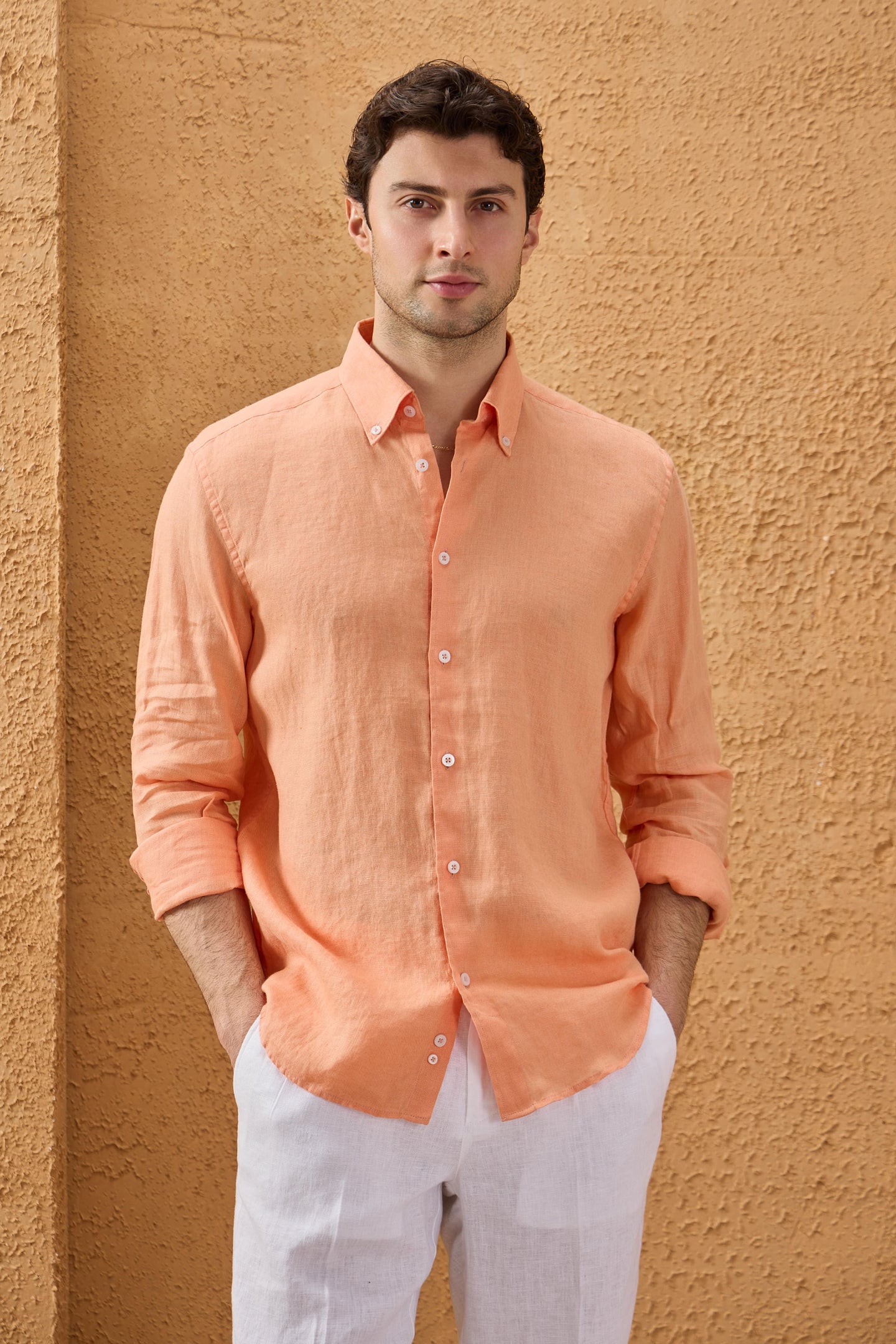 Camisa masculina laranja de linho puro, manga comprida, com botões, para o verão.