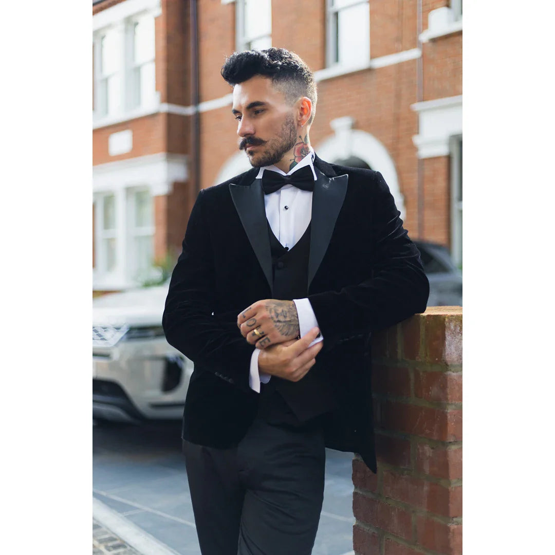 Blazer de smoking masculino preto de veludo com lapelas de cetim para jantar, casamento e formatura.