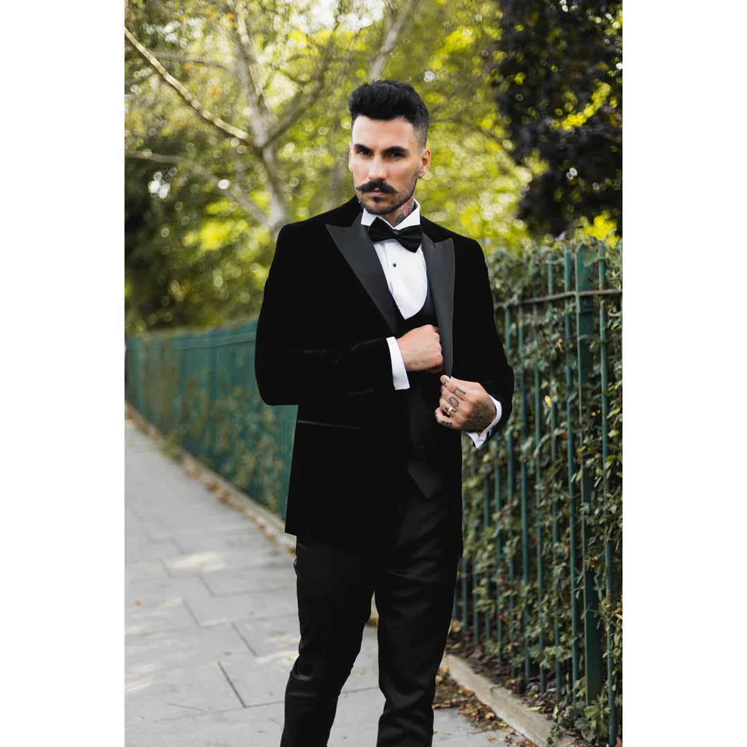 Blazer de smoking masculino preto de veludo com lapelas de cetim para jantar, casamento e formatura.