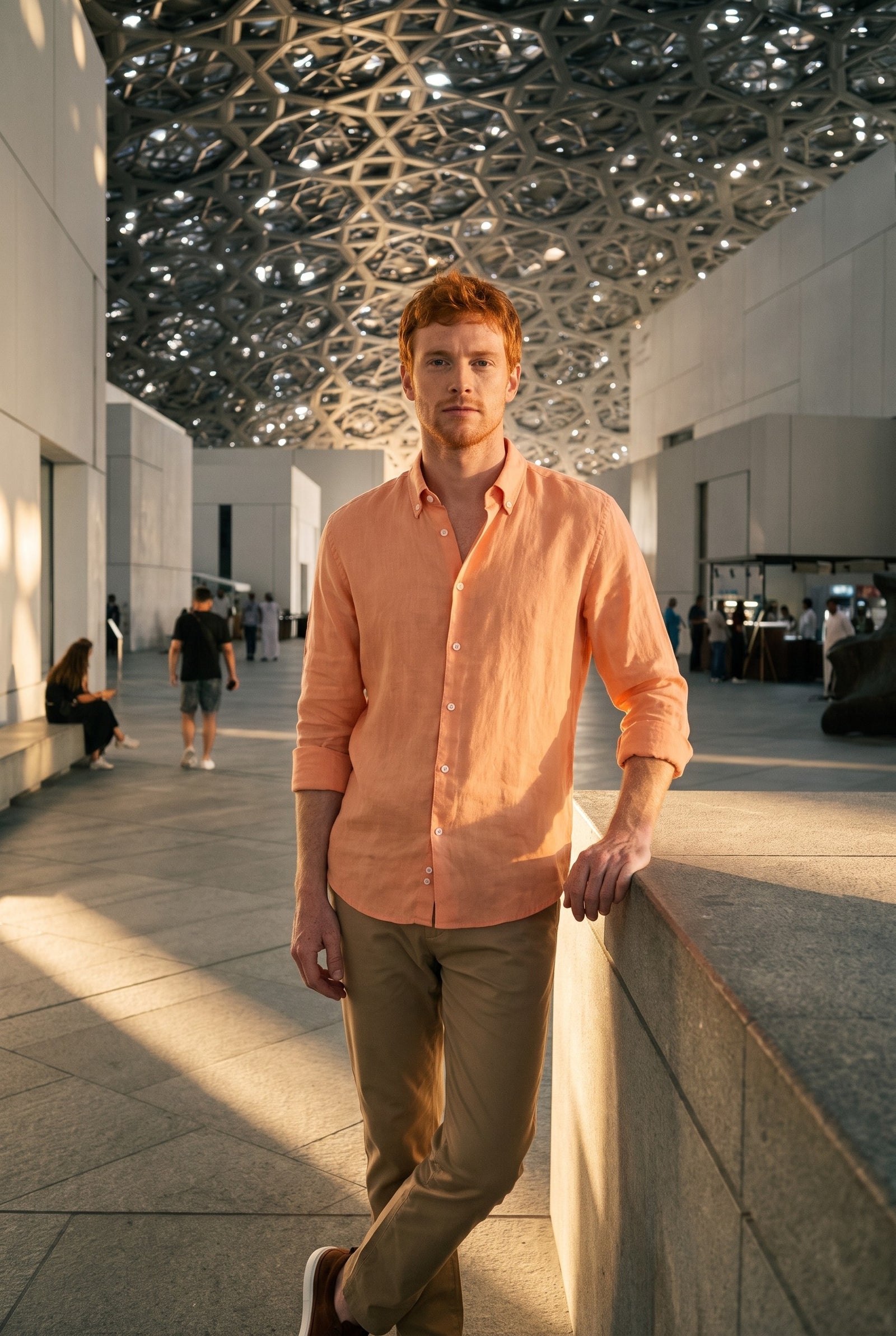Look #1024 styled with Calças chino masculinas em mistura de linho cáqui e algodão Tencel, tecido fino para o verão.