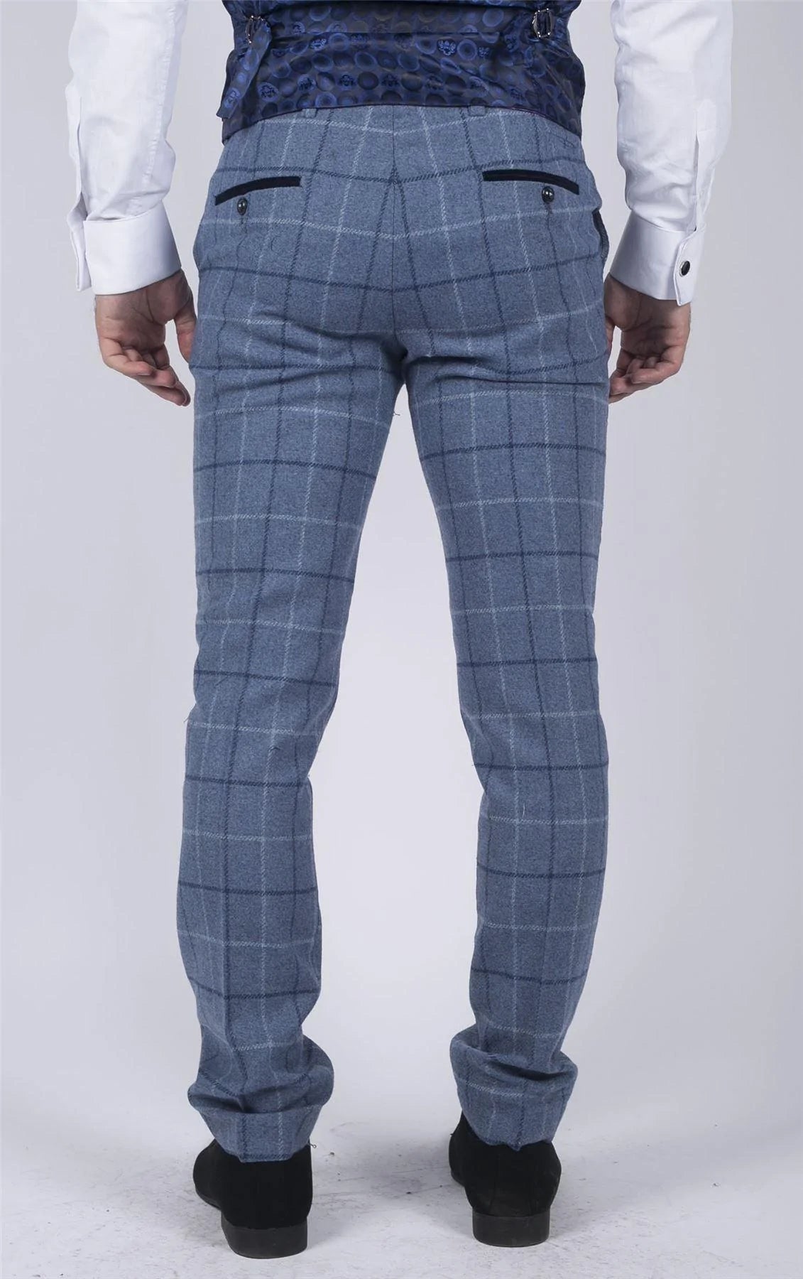 Calças masculinas Marc Darcy em tweed azul claro com estampa xadrez marinho, corte slim, modelo casual elegante, modelo Clinton.