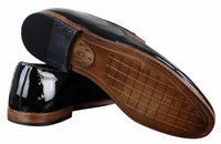 Sapatos masculinos de verniz preto com borla