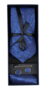Conjunto de presente com gravata azul paisley, lenço de bolso, abotoaduras e gravata floral de cetim.