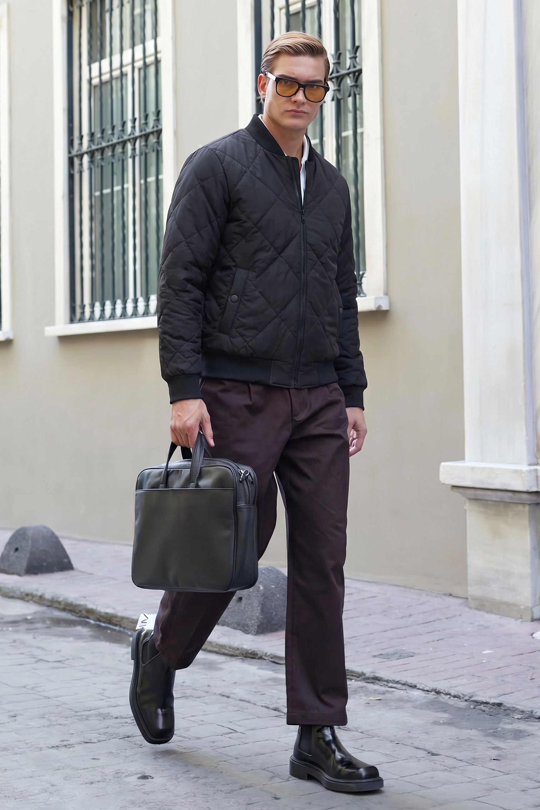 Jaqueta Bomber Reversível Masculina Preta e Bege, Leve e Acolchoada, 2 em 1