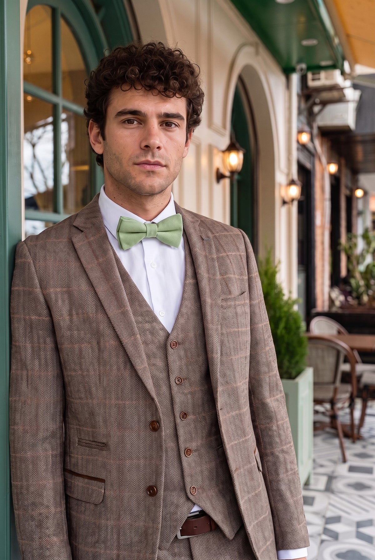 Gravata borboleta masculina verde sálvia