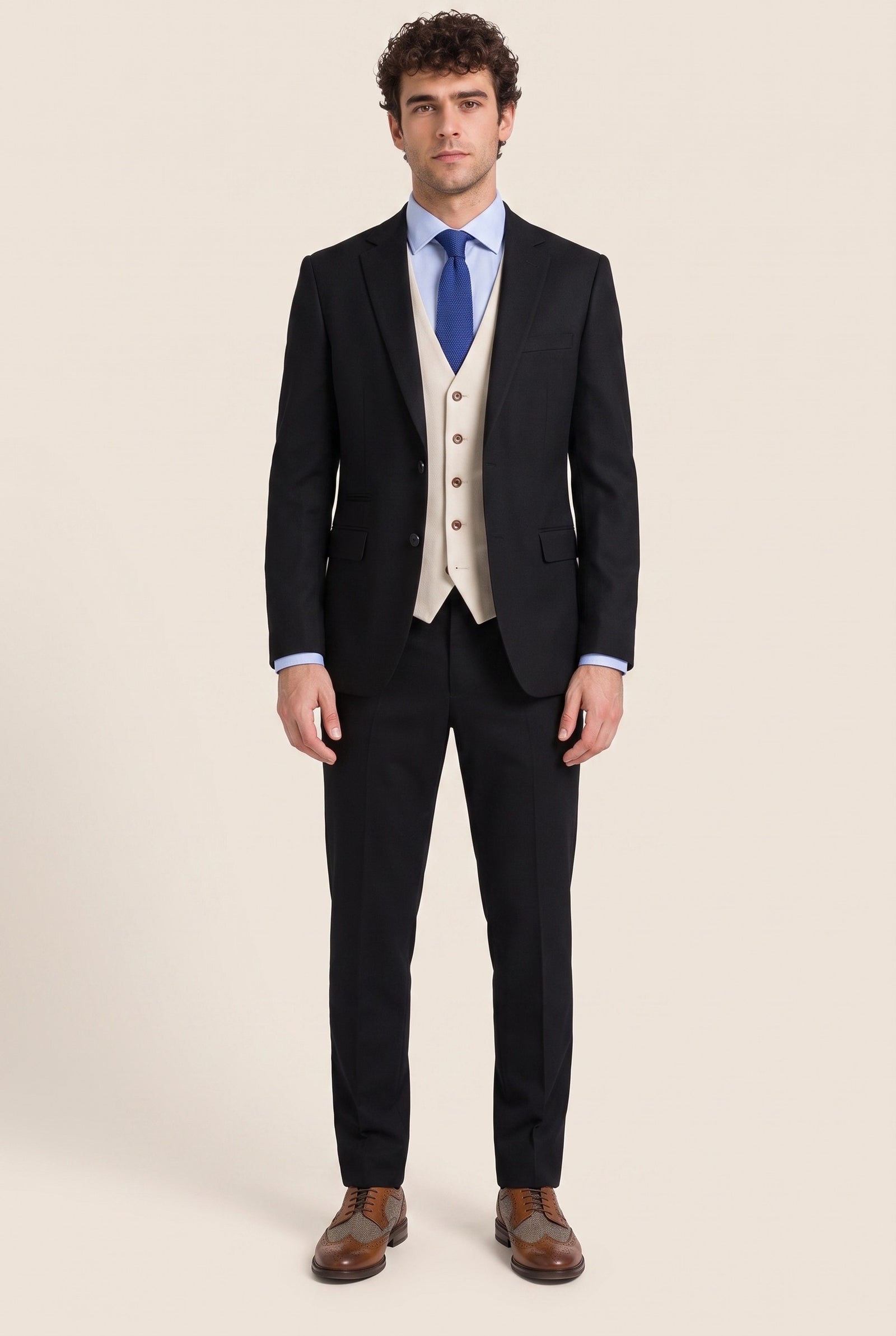 Look #1006 styled with Mayfair - Terno masculino preto de 3 peças com colete creme
