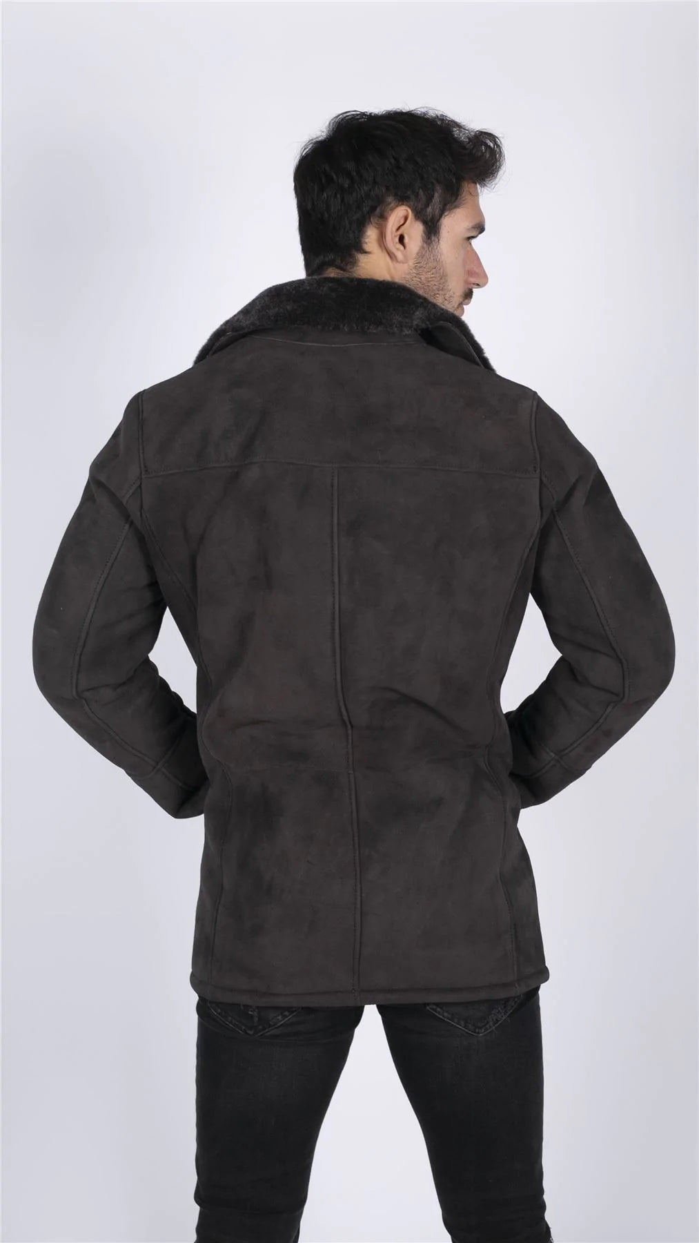 Casaco masculino de pele de carneiro genuína marrom vintage clássico 3/4 com botões e decote em V