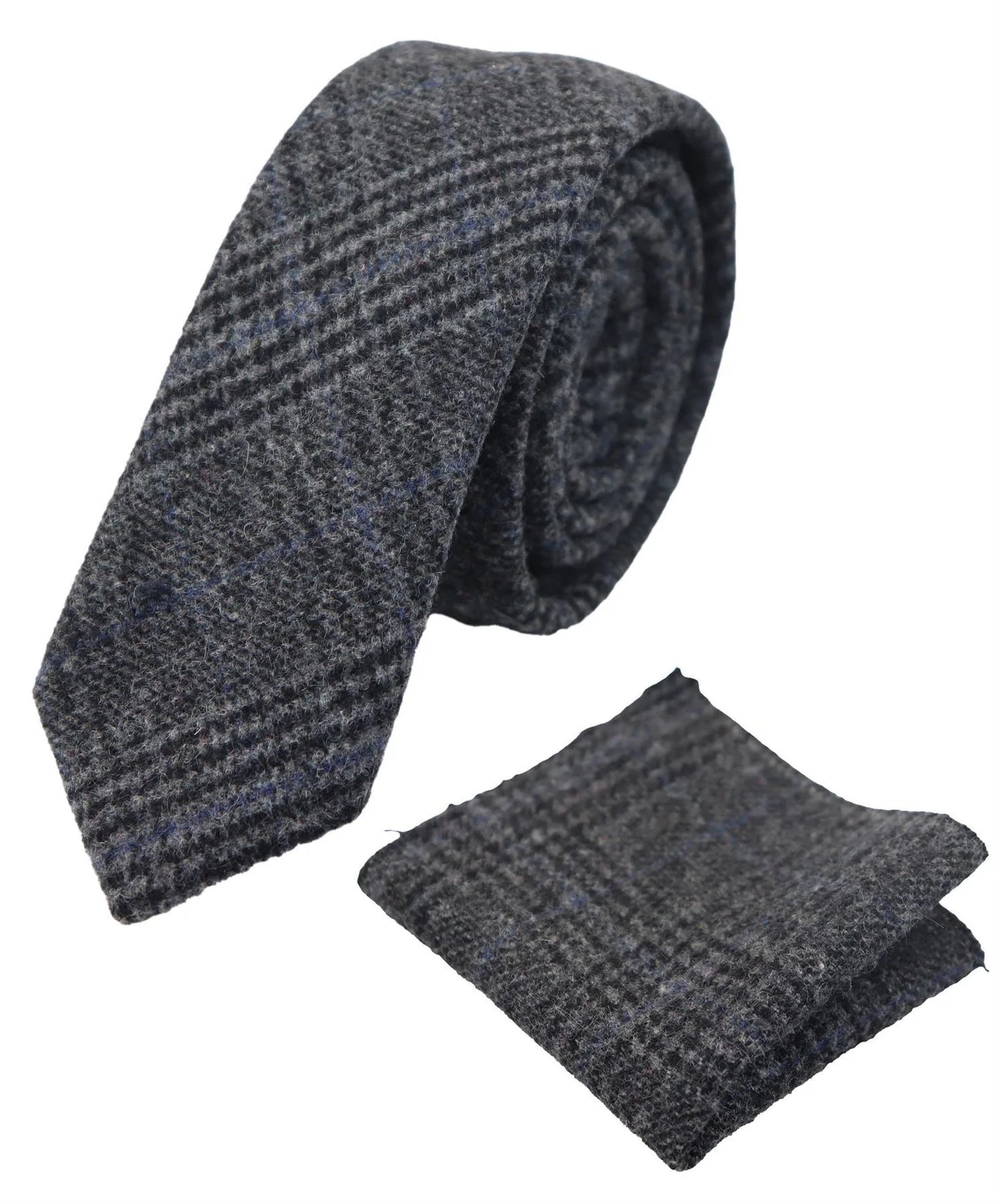 Compare as cores da gravata masculina de tweed espinha de peixe cinza e do lenço de bolso xadrez clássico.
