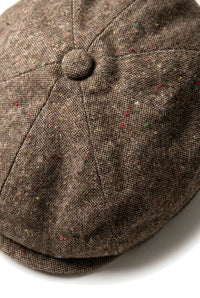 Boné Baker Boy de 8 painéis, modelo Shelby, em lã tweed marrom clássico, com lâmina de barbear.
