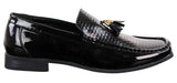 Sapatos masculinos pretos de verniz com borlas