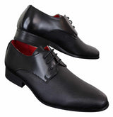 Sapatos masculinos pretos de couro sintético com cadarço