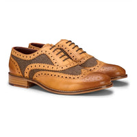 Sapatos Gatsby masculinos em tweed bege e couro verde-oliva, estilo vintage, para casamento ou escritório.