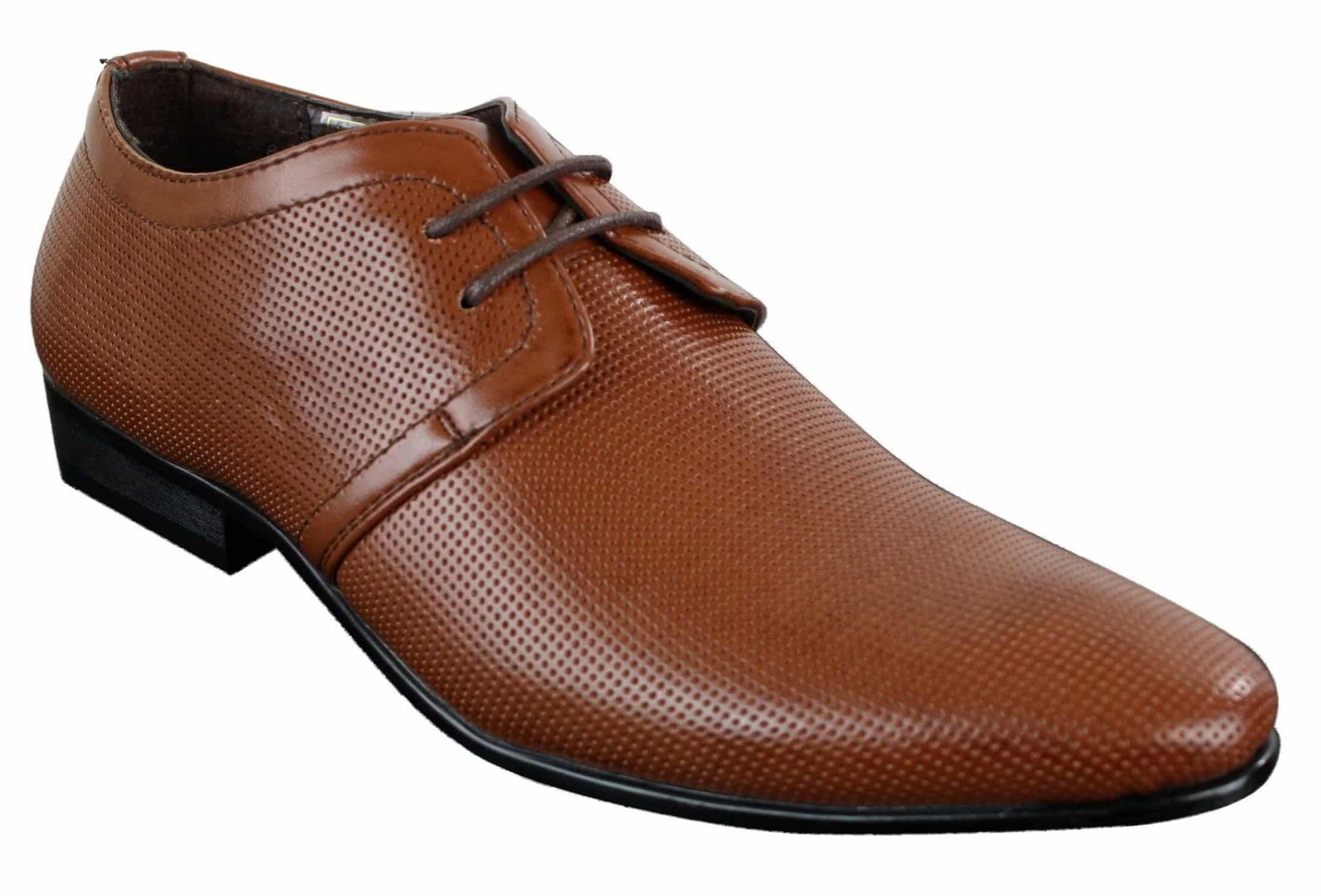 Sapatos masculinos casuais elegantes em couro PU perfurado nas cores preto, bege e marrom.