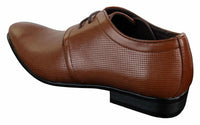 Sapatos masculinos casuais elegantes em couro PU perfurado nas cores preto, bege e marrom.