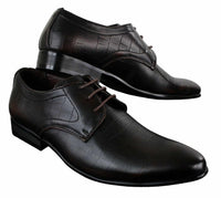 Sapatos masculinos de couro PU com estampa de crocodilo, nas cores preto, bege e marrom, com cadarço e bico fino.