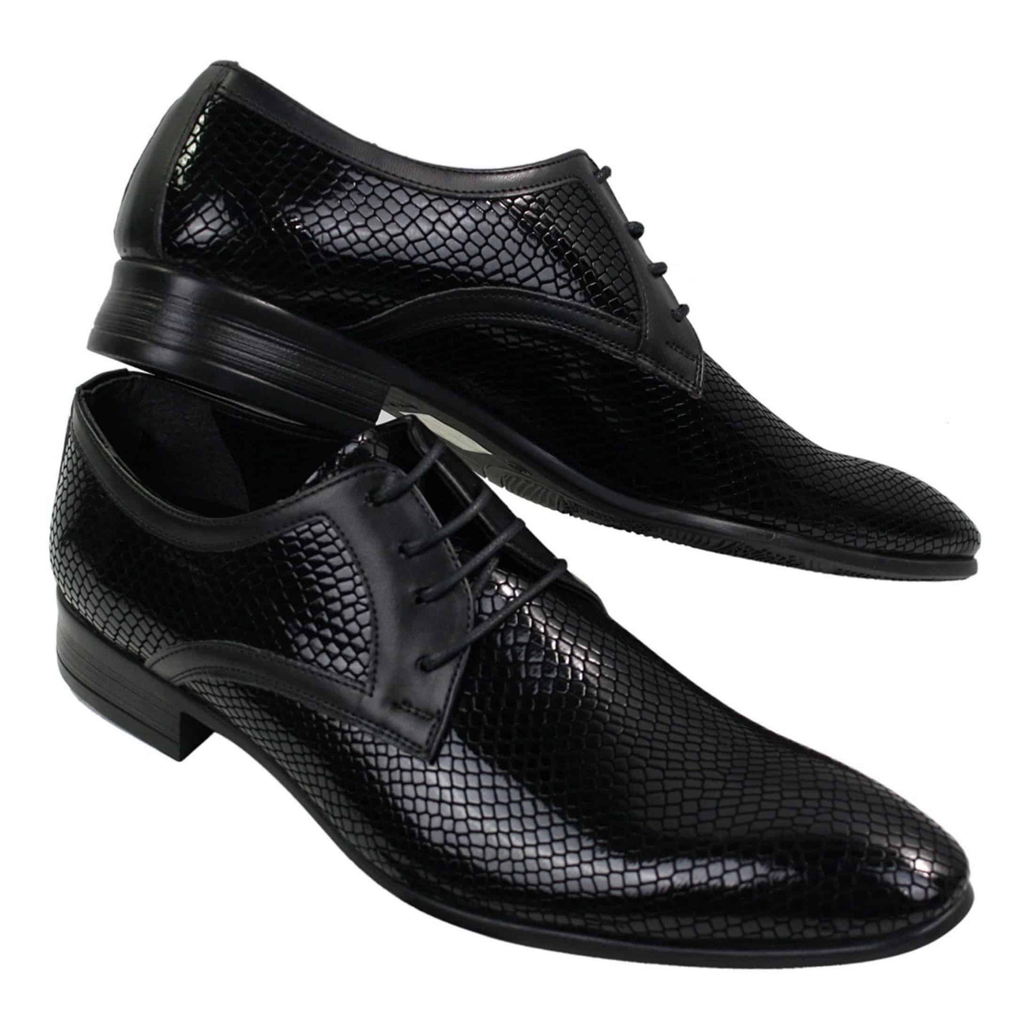 Sapatos masculinos elegantes e formais com cadarço, em couro envernizado brilhante de crocodilo, nas cores azul-marinho, vermelho e preto.