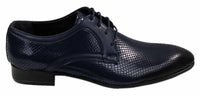 Sapatos masculinos elegantes e formais com cadarço, em couro envernizado brilhante de crocodilo, nas cores azul-marinho, vermelho e preto.