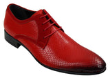 Sapatos masculinos elegantes e formais com cadarço, em couro envernizado brilhante de crocodilo, nas cores azul-marinho, vermelho e preto.