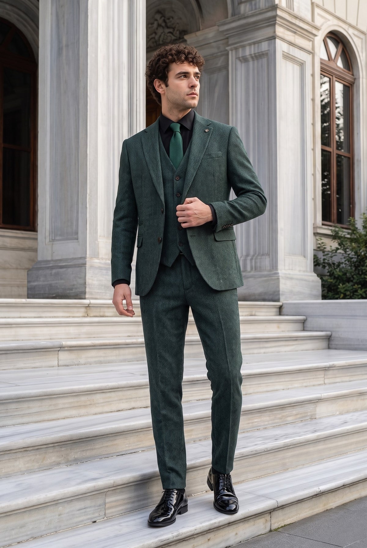 Look #1013 styled with Thomas - Terno de 3 peças em tweed de lã verde-oliva