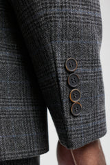 Terno masculino de três peças em xadrez tartan cinza