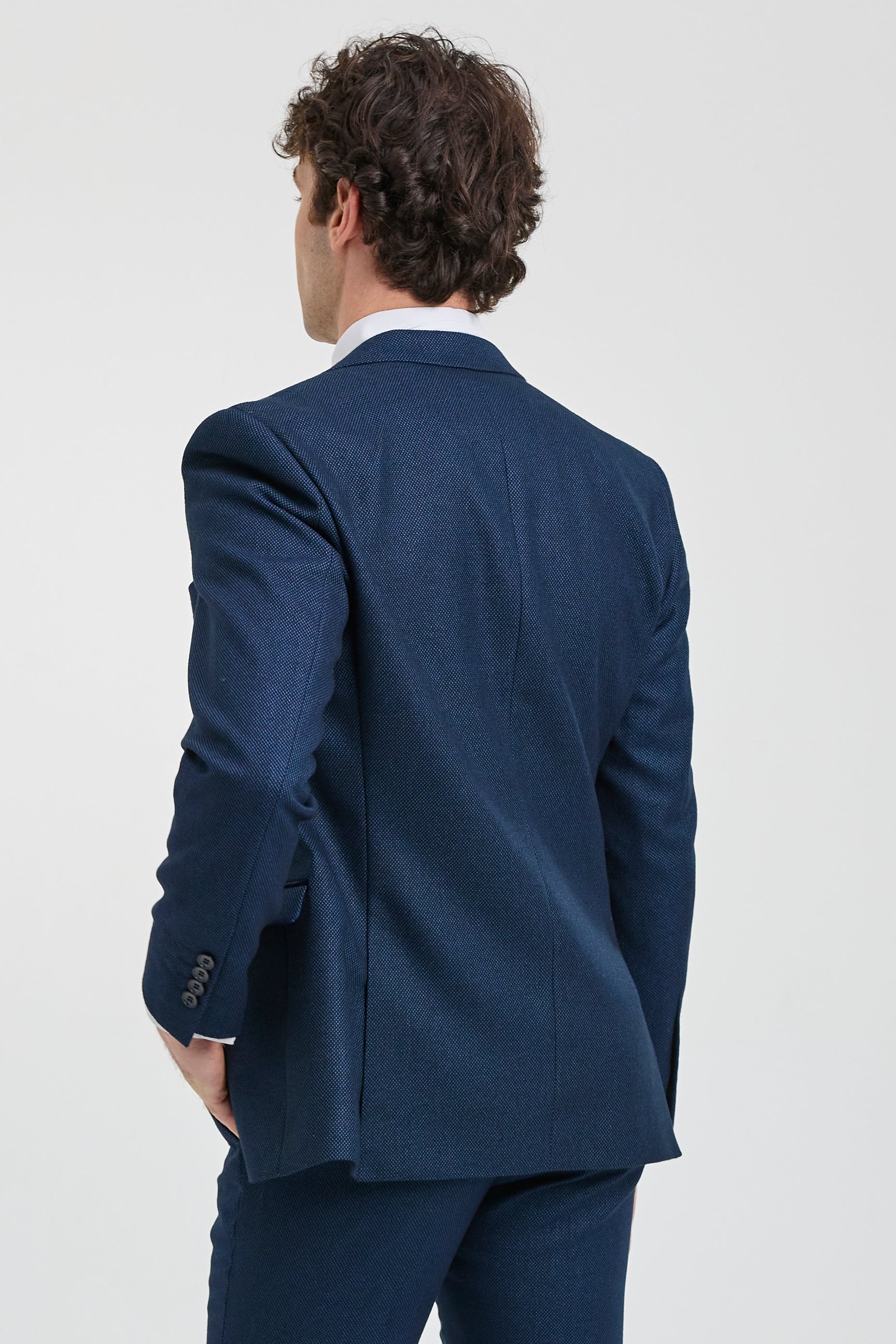 Terno masculino azul marinho de 3 peças com estampa olho de perdiz, ideal para casamento, formatura, ocasiões formais e elegantes.