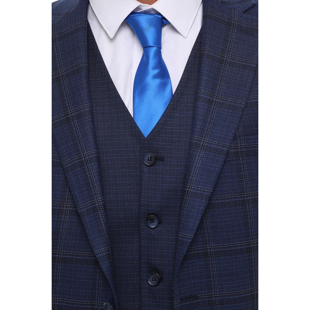 Terno masculino de 3 peças, azul-marinho xadrez, colete contrastante e calça de corte sob medida para casamento.