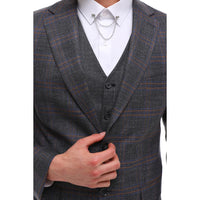 Terno masculino de 3 peças, xadrez cinza e marrom, corte sob medida, para casamento, formatura e corridas.