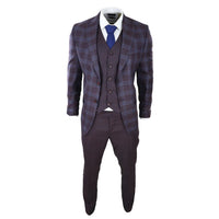 Terno masculino de 3 peças em xadrez roxo e azul com colete e calça contrastantes para casamento.