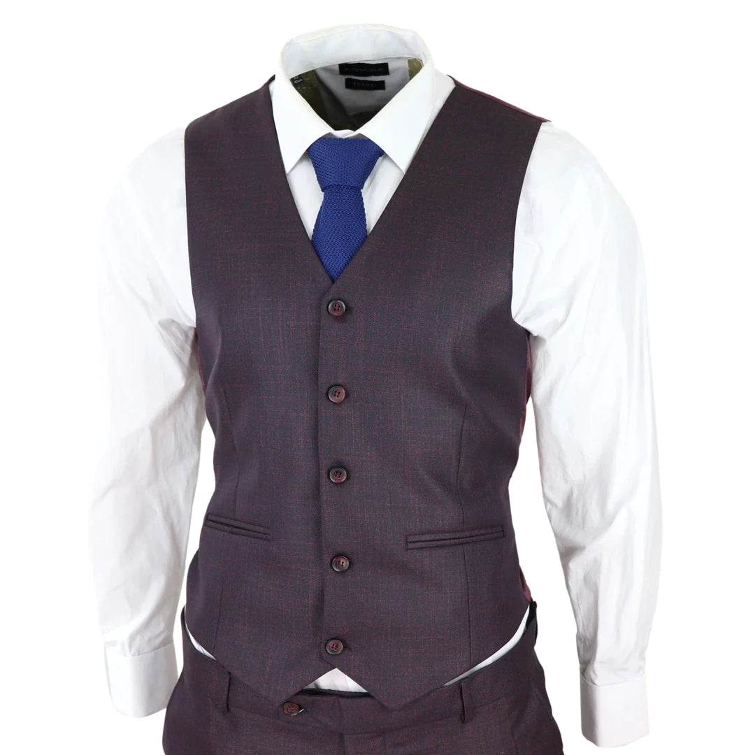 Terno masculino de 3 peças em xadrez roxo e azul com colete e calça contrastantes para casamento.