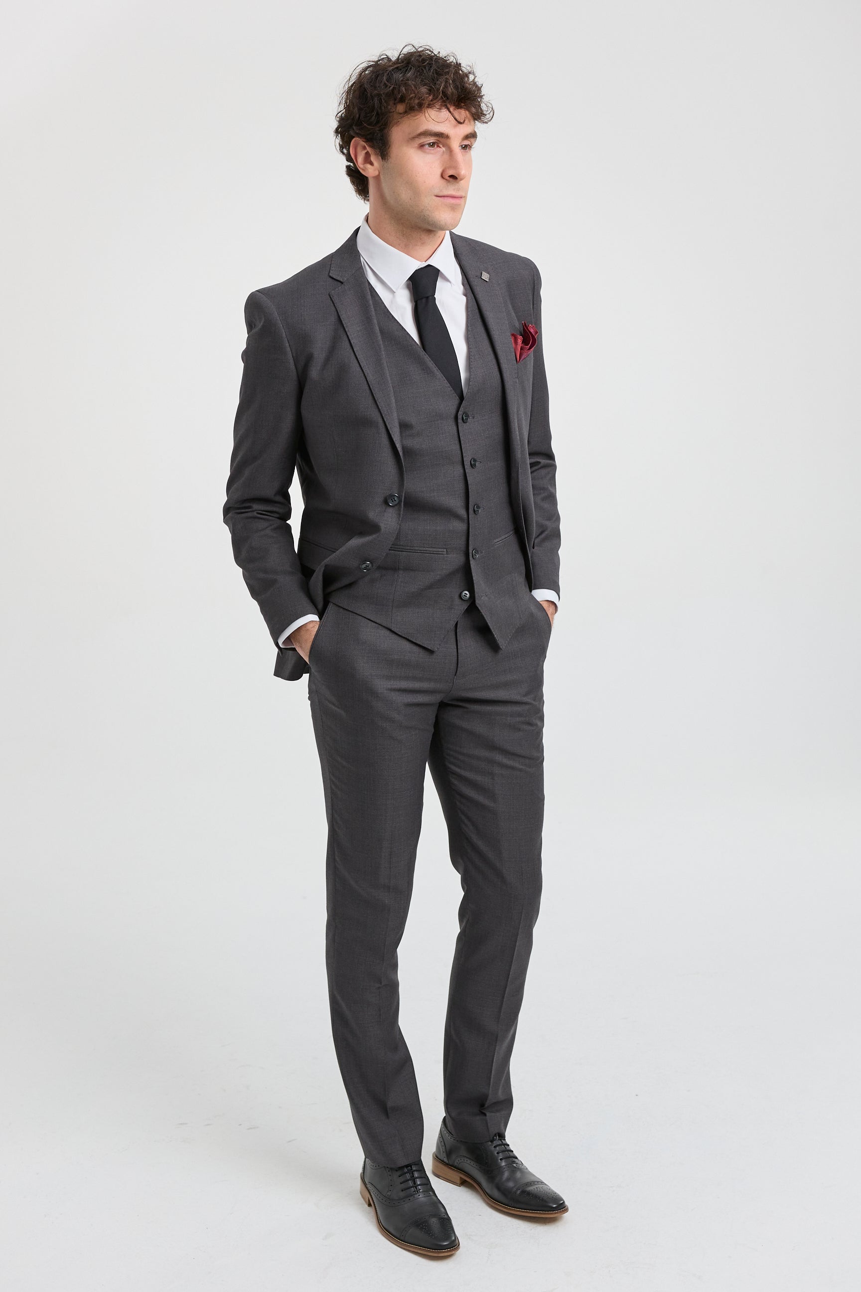 Terno masculino cinza escuro carvão de 3 peças com costura clássica para casamento, verão e formatura.