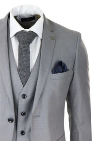 Terno masculino cinza claro de 3 peças com costura clássica para casamento, verão e formatura. Ideal para noivos.