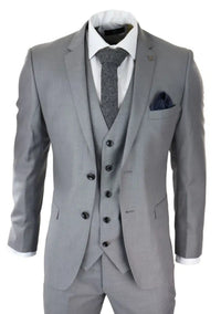 Terno masculino cinza claro de 3 peças com costura clássica para casamento, verão e formatura. Ideal para noivos.