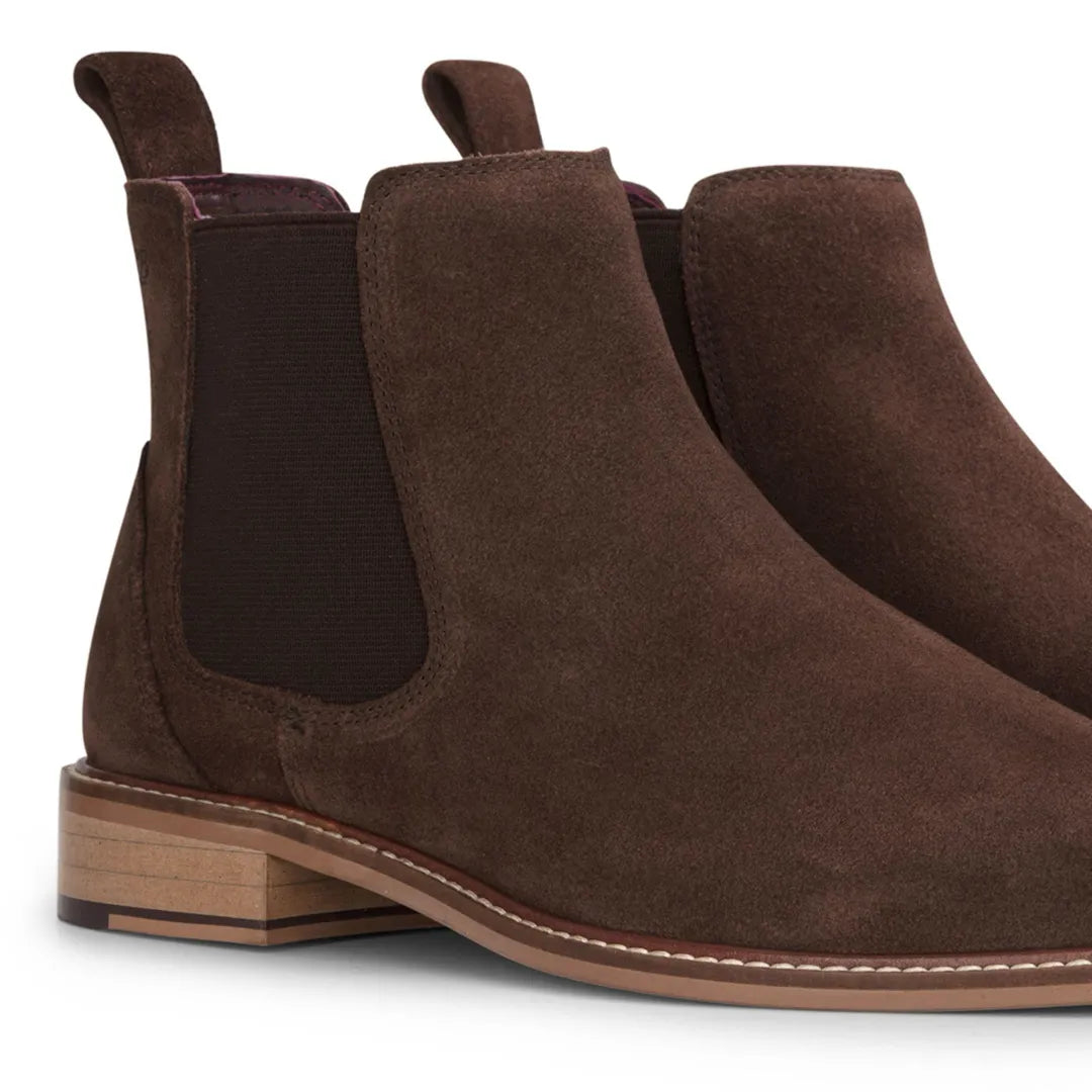 Botas Chelsea de cano curto masculinas em camurça marrom