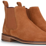 Botas Chelsea de cano curto masculinas em camurça cor camelo