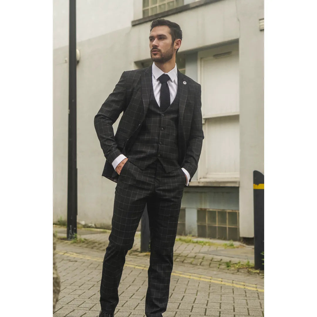 Terno masculino IM3 preto xadrez de 3 peças com corte sob medida.