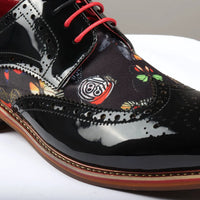 Julius - Sapatos Brogue Masculinos em Couro Envernizado com Estampa de Borboletas