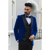 Smoking masculino azul royal de veludo com lapelas de cetim para jantar, casamento, formatura e traje de gala.
