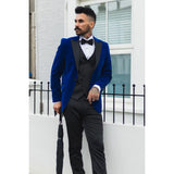 Smoking masculino azul royal de veludo com lapelas de cetim para jantar, casamento, formatura e traje de gala.