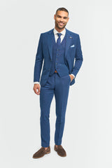 Terno masculino azul de linho para o verão