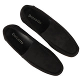Mocassins masculinos de camurça preta leve, sem fecho.