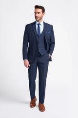 Terno masculino azul-marinho de corte sob medida
