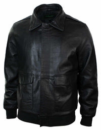 Jaqueta de aviador estilo bomber masculina em couro com gola de pele verdadeira, nas cores preto e marrom.