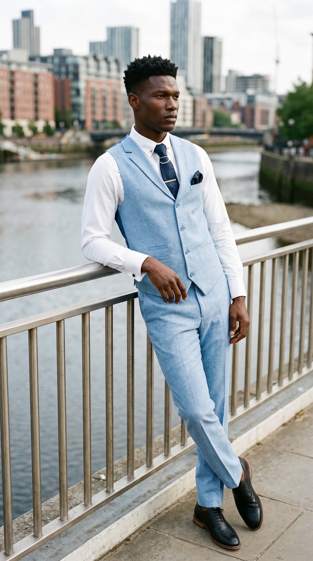 Look #339 styled with TP-12 - Conjunto de Terno Masculino de Verão com Colete e Calça em Linho Azul Royal para Casamentos
