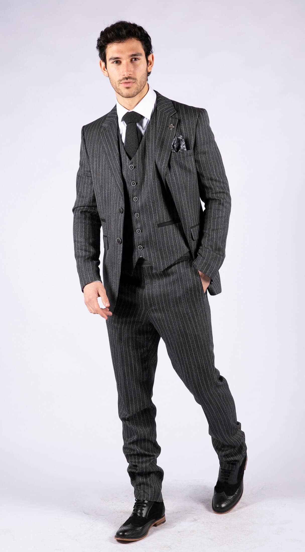 Terno masculino de 3 peças em tweed cinza com risca de giz e espinha de peixe