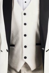 Smoking de casamento masculino AK-24 branco de três peças em veludo com lapelas pretas.