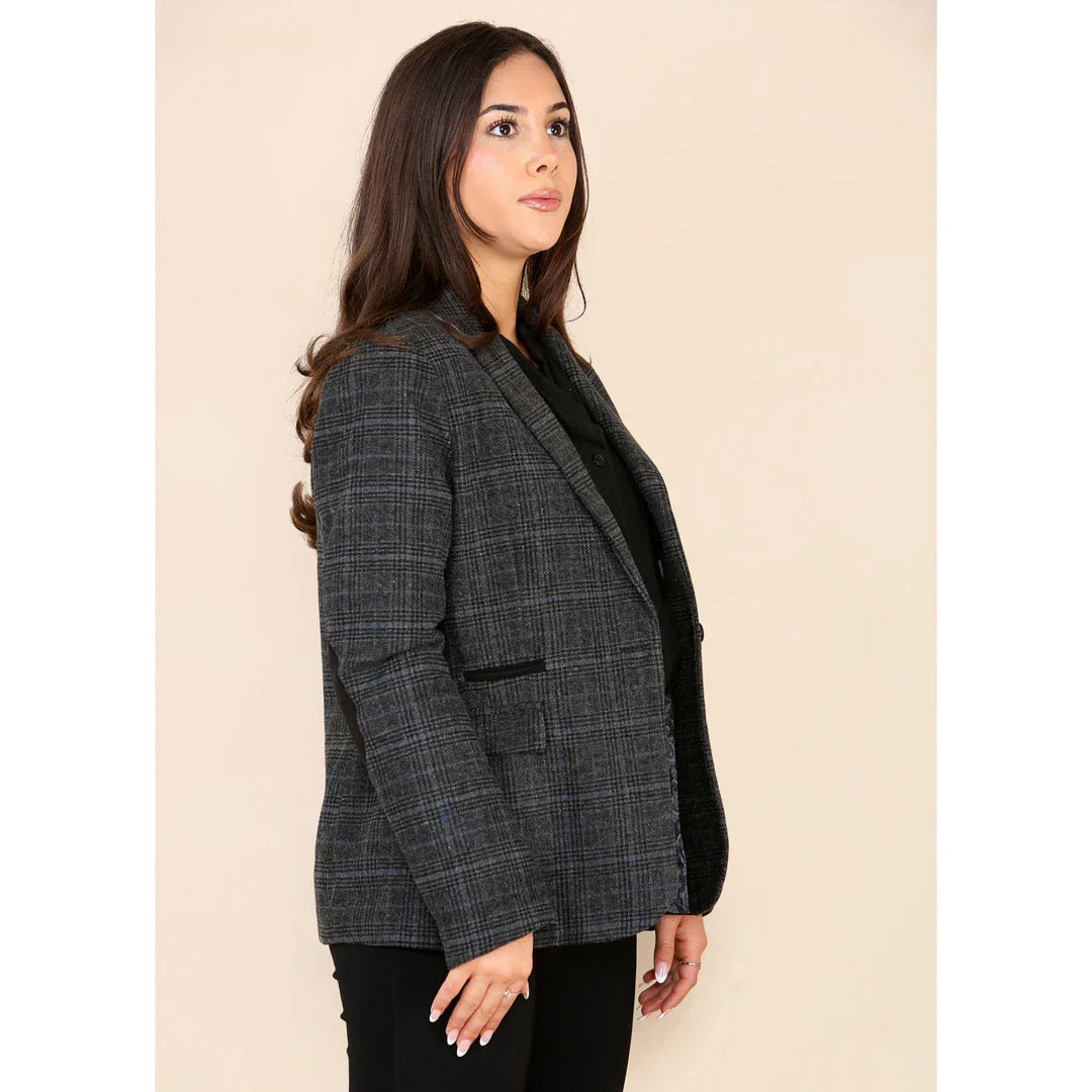 Terno feminino cinza com blazer xadrez de tweed